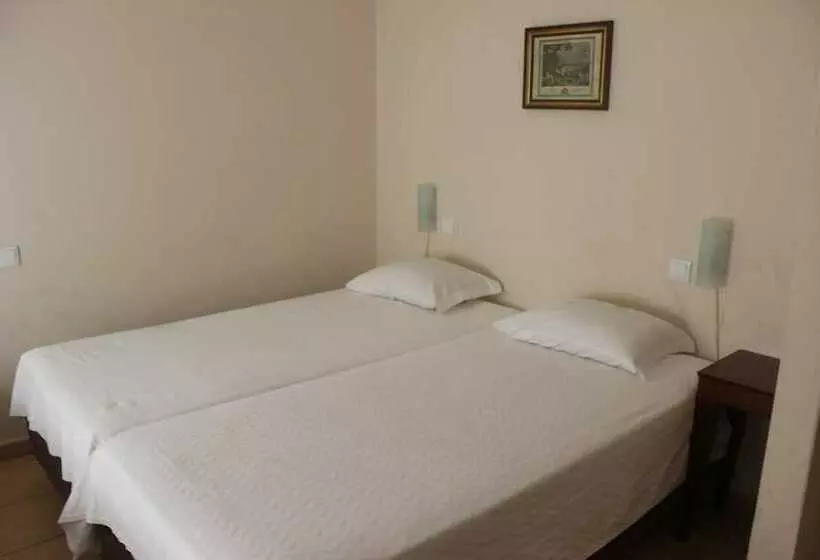 اتاق اکونومی, Accommodation Corallo