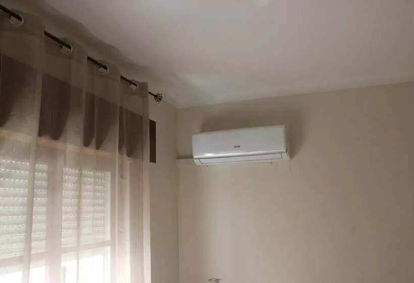 اتاق اکونومی, Accommodation Corallo