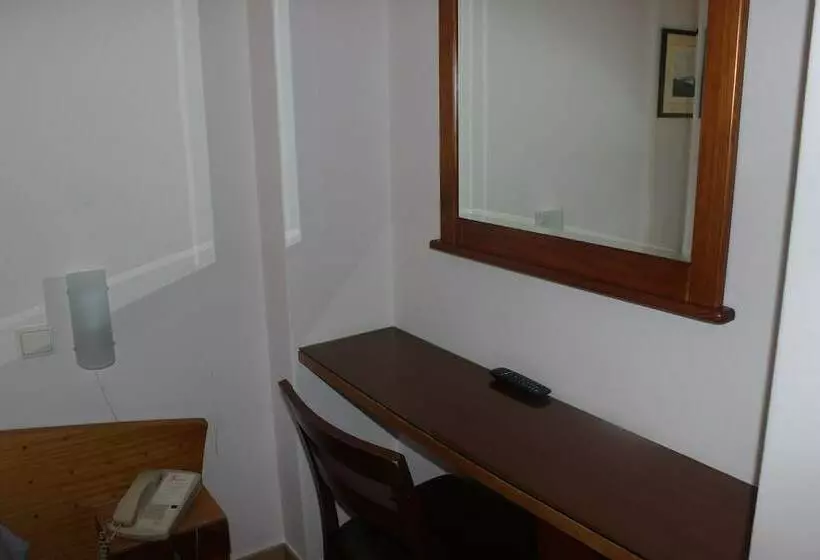 اتاق اکونومی, Accommodation Corallo