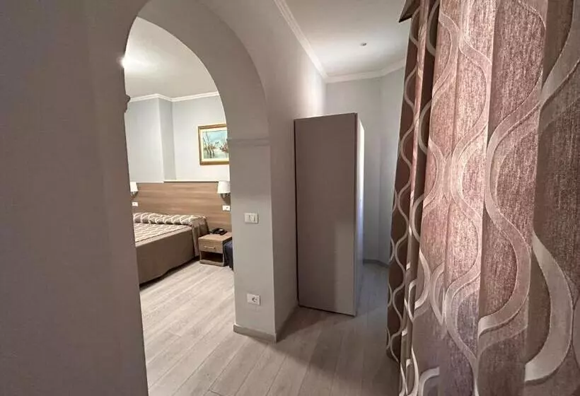 اتاق سوپریور سه تخته, Accommodation Corallo