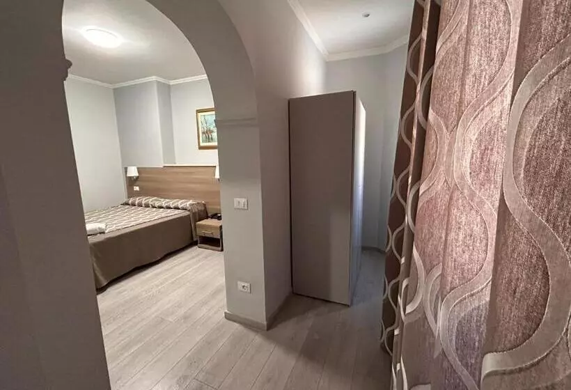 اتاق سوپریور سه تخته, Accommodation Corallo