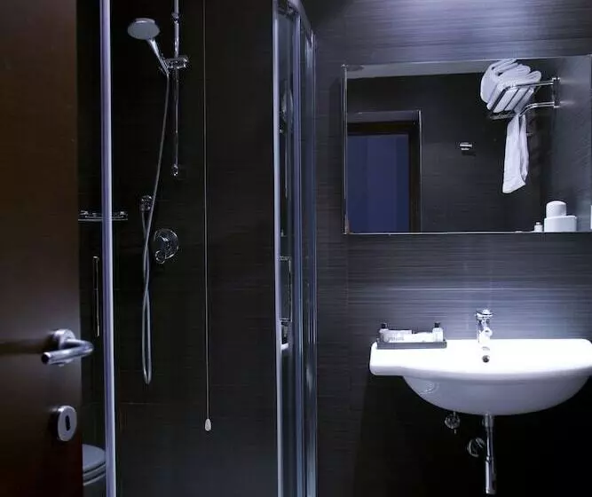 اتاق استاندارد سه نفره, C Hotels Club