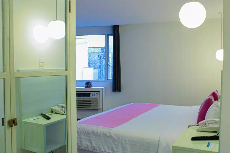 اتاق راحتی, C Hotels Club