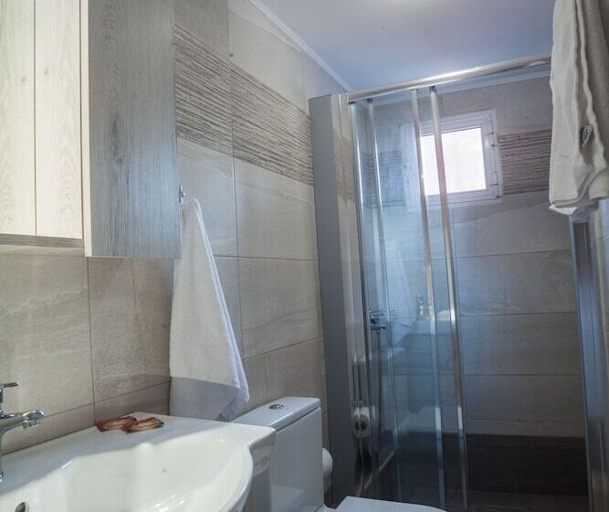 סוויטת ג'וניור, Erato