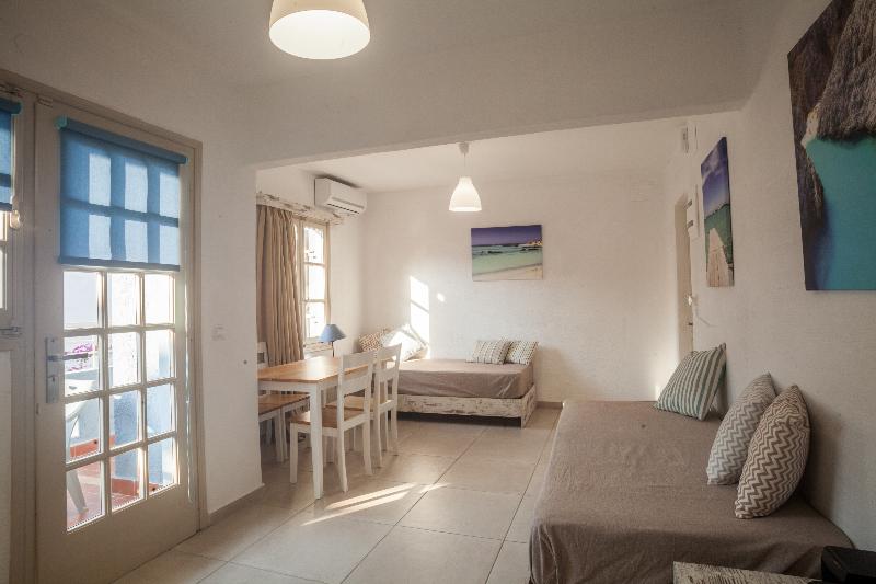 סוויטת ג'וניור, Erato