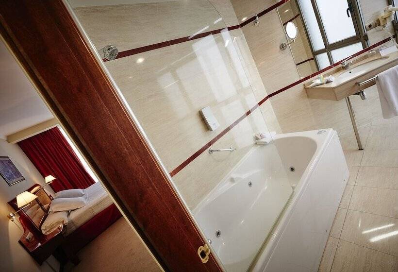 Семейный Номер, Gran Hotel De Ferrol