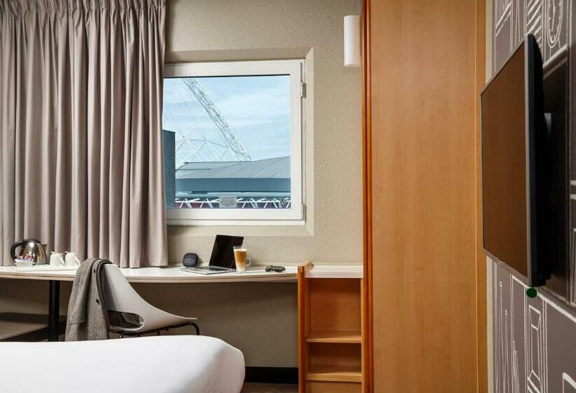 Номер Стандарт, Ibis London Wembley