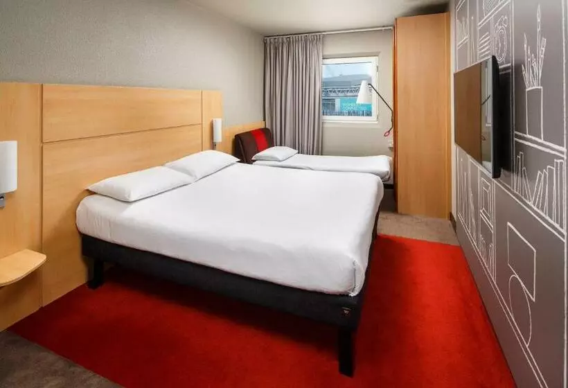 Perhehuone, Ibis London Wembley