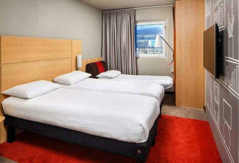 家庭间, Ibis London Wembley