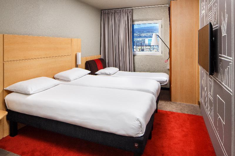 家庭间, Ibis London Wembley