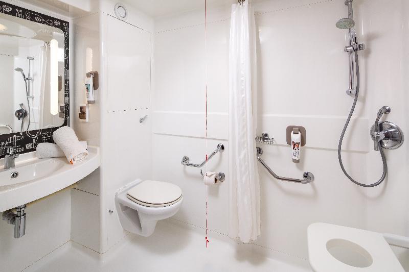 Номер Стандарт, Ibis London Wembley