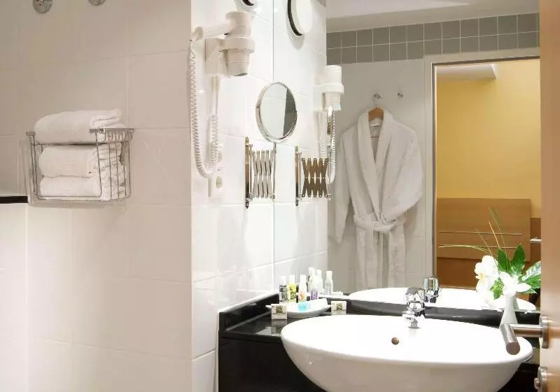キングサイズベッドのスーペリアルーム, Mercure Hotel Schweinfurt Maininsel