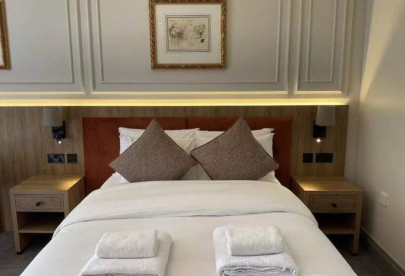 اتاق استاندارد سه نفره, Old Mill Hotel & Lodge