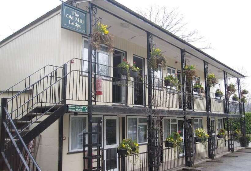 스탠다드 룸, Old Mill Hotel & Lodge