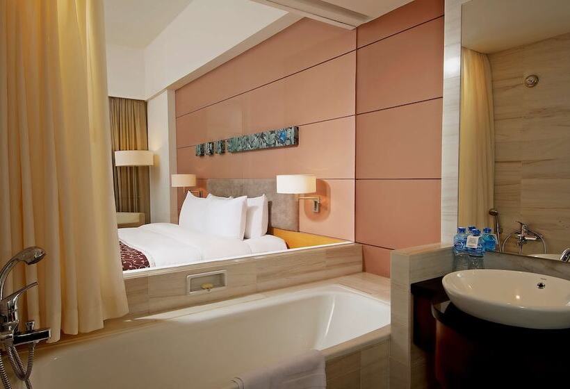 Номер Клуб, Parkroyal Saigon