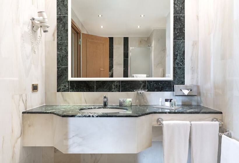 סוויטת ג'וניור, Royal Garden