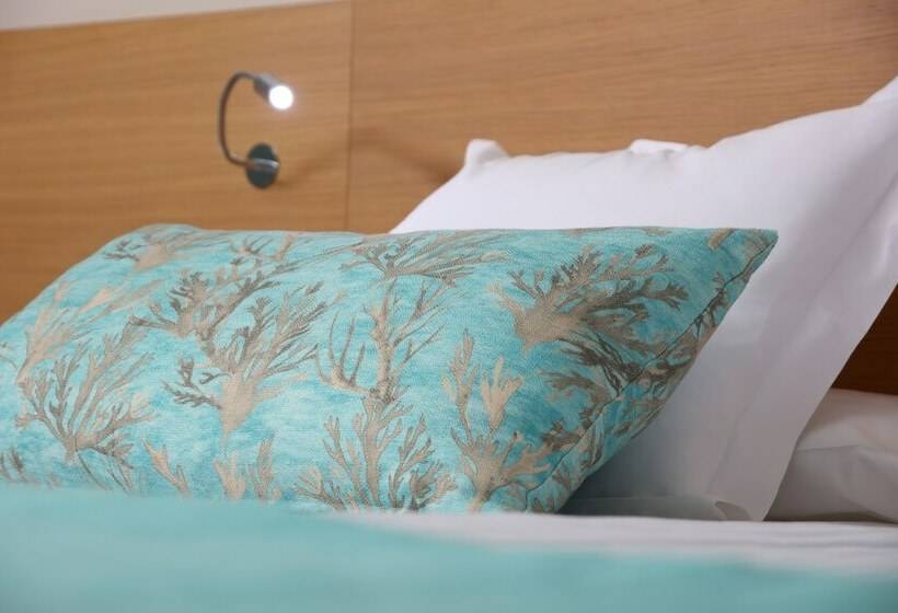Номер Superior Боковой Вид на Море, Son Caliu  Spa Oasis