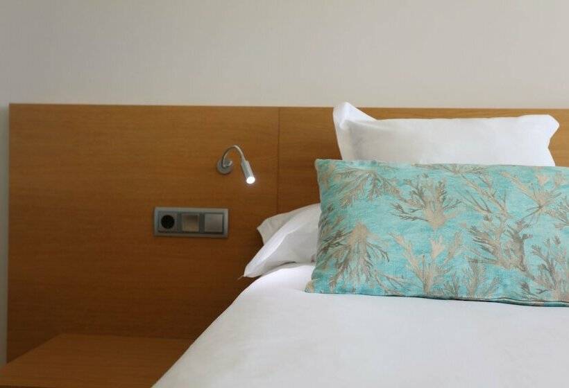 اتاق سوپریور با چشم‌انداز جانبی دریا, Son Caliu  Spa Oasis