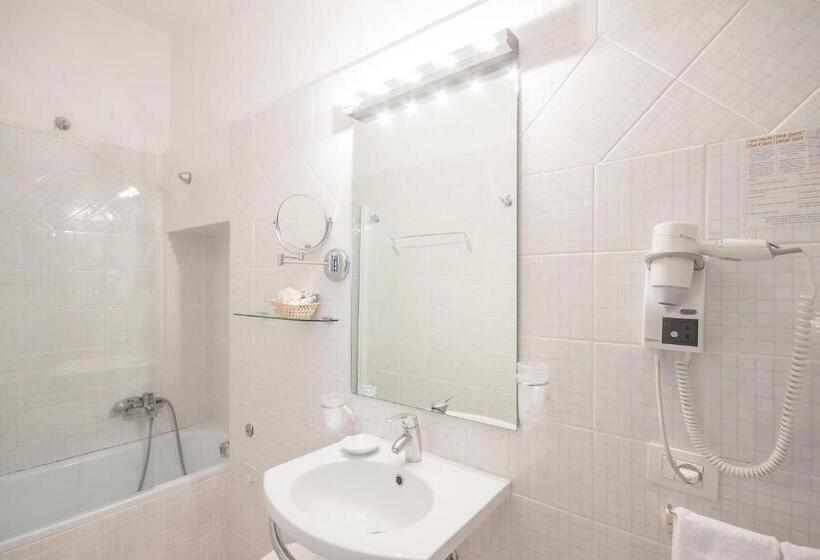 חדר אקונומי יחיד, Villa I Barronci Resort & Spa