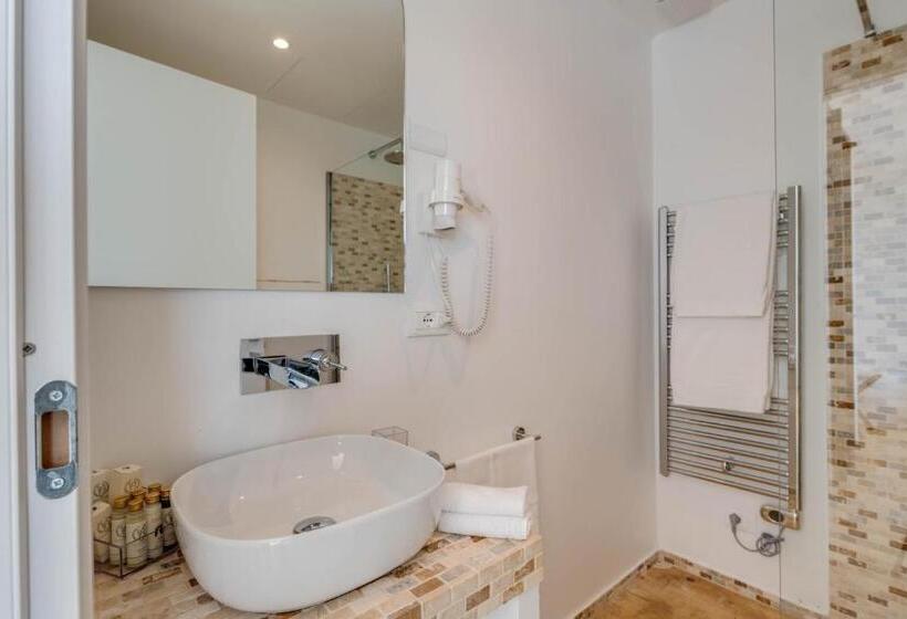 בקתת סופריור בת חדר 1, Villa I Barronci Resort & Spa