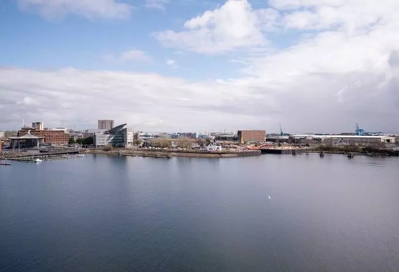 اتاق استاندارد با تخت دوبل, Voco St. David S Cardiff, An Ihg