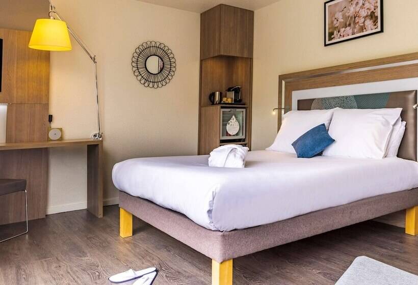 Люкс с Балконом, Novotel Senart Golf De Greenparc