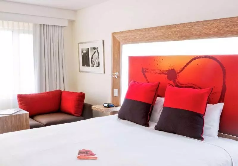 キングサイズベッドのスーペリアルーム, Novotel Sydney Olympic Park
