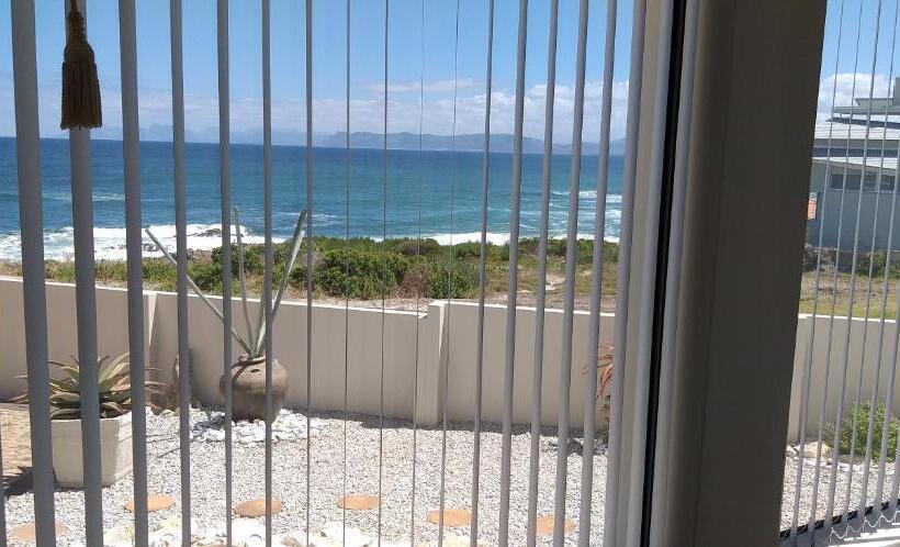 غرفة ديلوكس مطلّة علي البحر, Wave Dancer