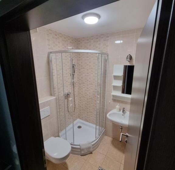 2 Bedrooms Apartment Lake View, ádám Apartmanház