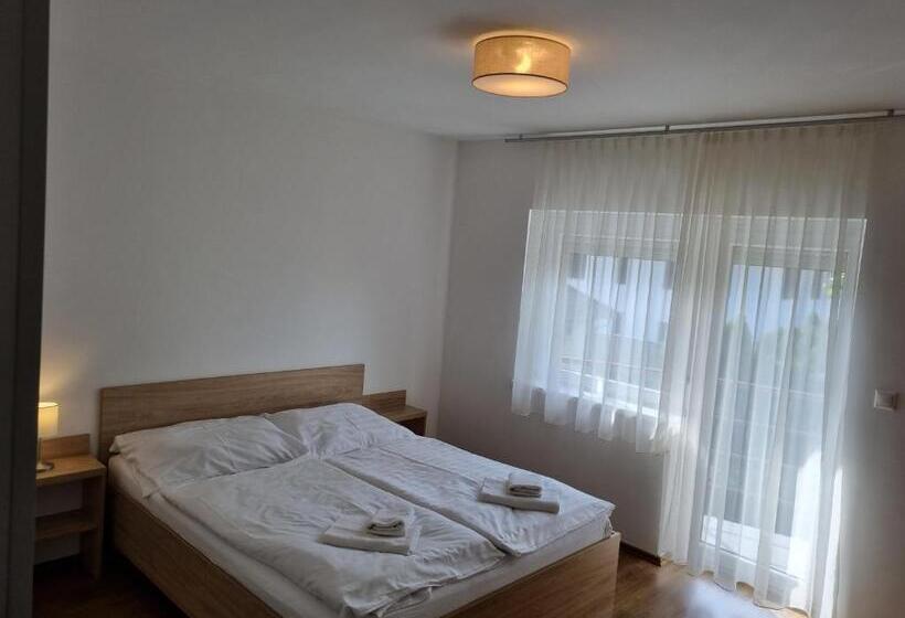 Apartament 2 Sypialnie z Balkonem, ádám Apartmanház