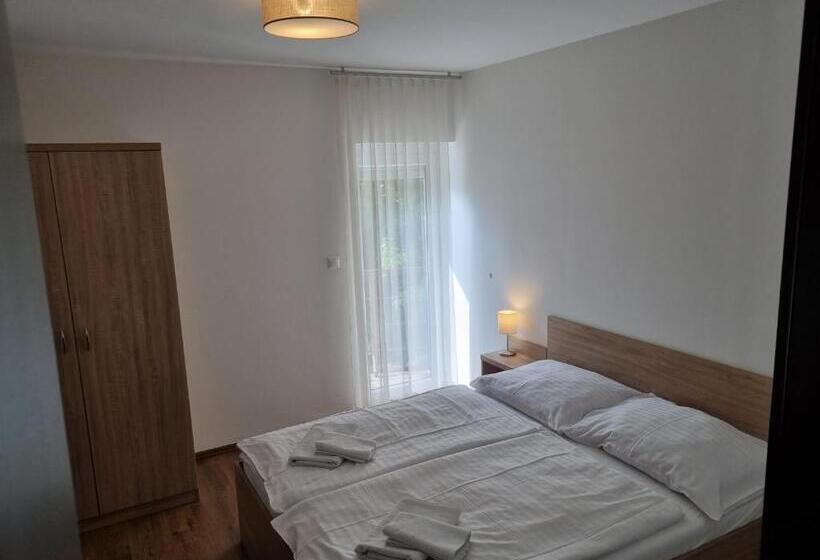 Apartament 2 Sypialnie z Balkonem, ádám Apartmanház