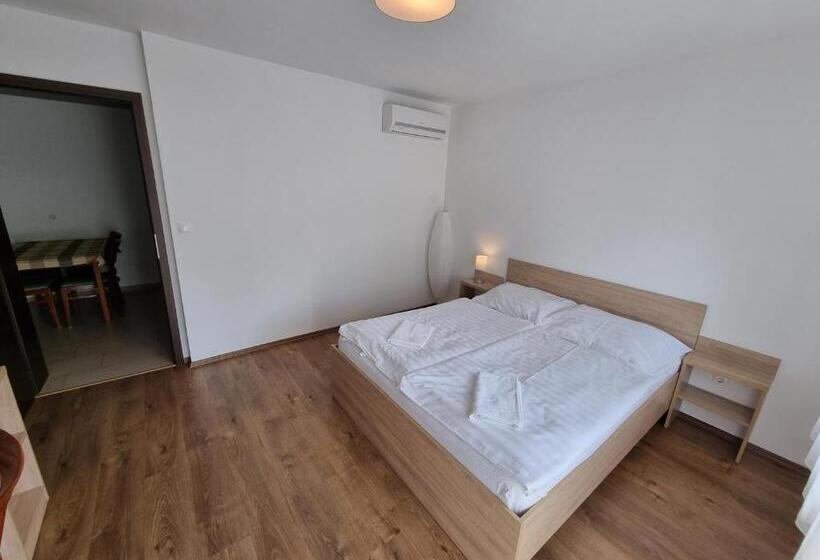 Apartament 2 Sypialnie z Balkonem, ádám Apartmanház