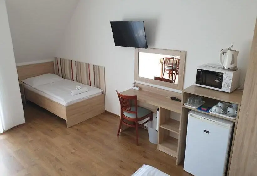 اتاق استاندارد چهار تخته, ádám Apartmanház