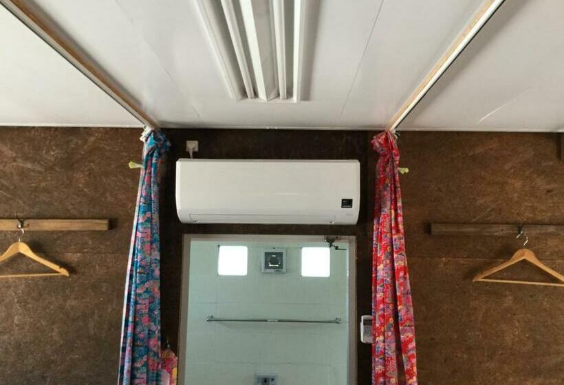 מיטה בחדר משותף, Sesoko Island Guest House Kafuu Village