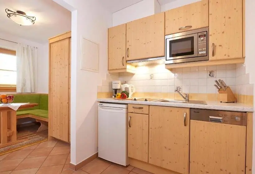 スタンダードスタジオ, Appartement Hotel Sonneck