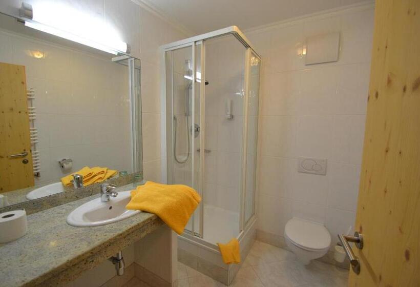 شقة غرفتين نوم مزودة بشُرفة, Appartement Hotel Sonneck