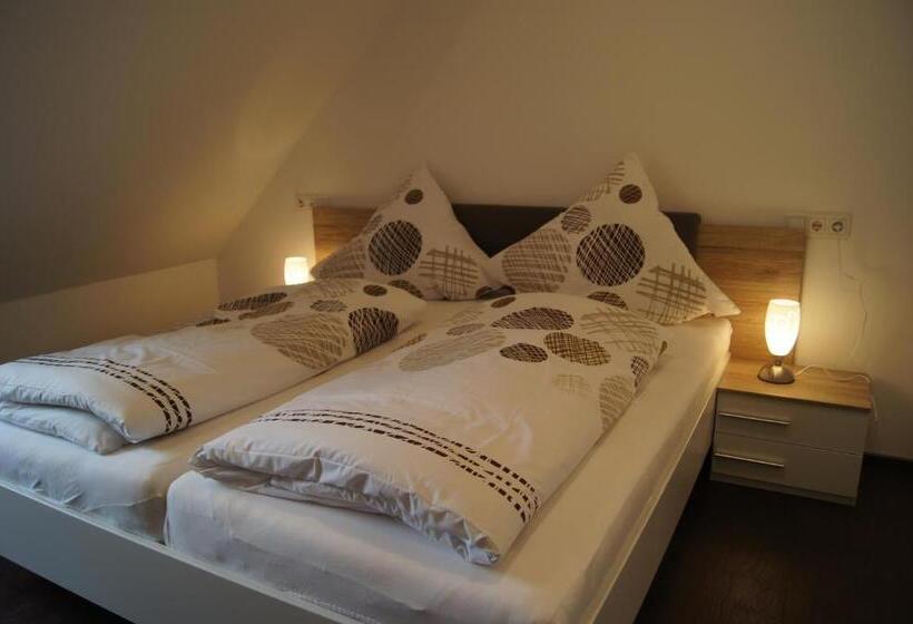 اتاق لوکس, Wein  & Ferienhaus Jörg Weirich