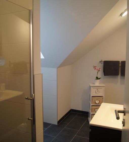 اتاق لوکس, Wein  & Ferienhaus Jörg Weirich