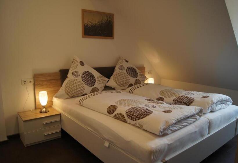 اتاق لوکس, Wein  & Ferienhaus Jörg Weirich