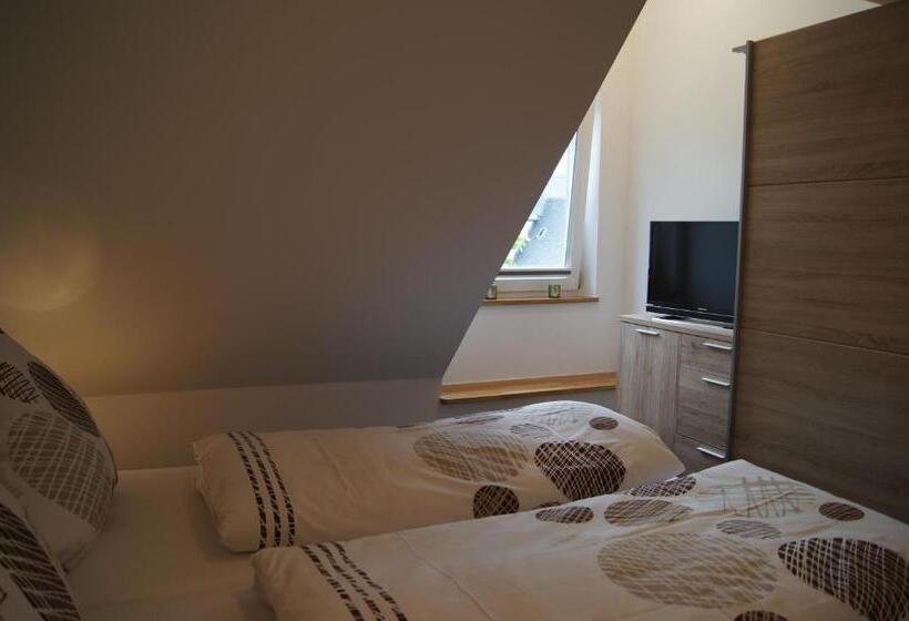 اتاق لوکس, Wein  & Ferienhaus Jörg Weirich