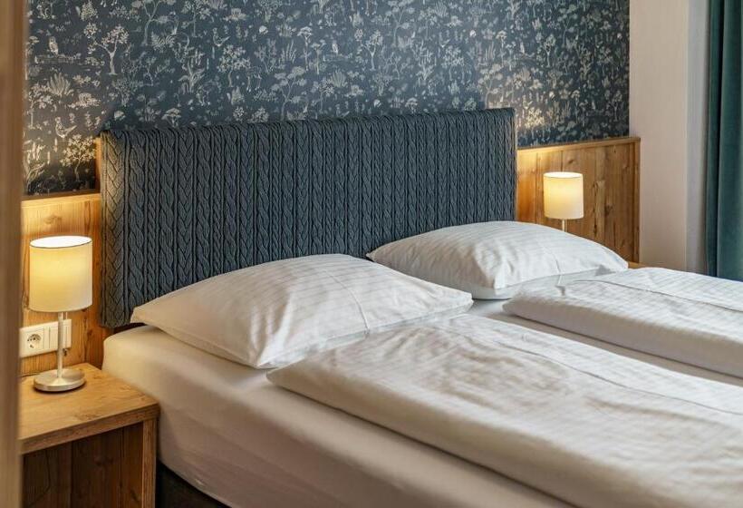 Номер Стандарт Трехместный, Landhaus Hubertus Wellness & Breakfast