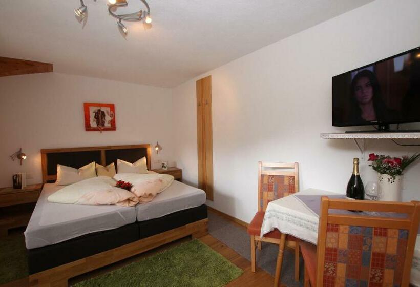 Apartament 3 Dormitoris, Landhaus Granat