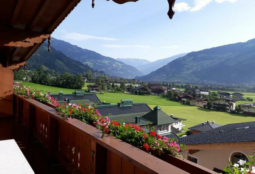 Apartament 3 Dormitoris, Landhaus Granat