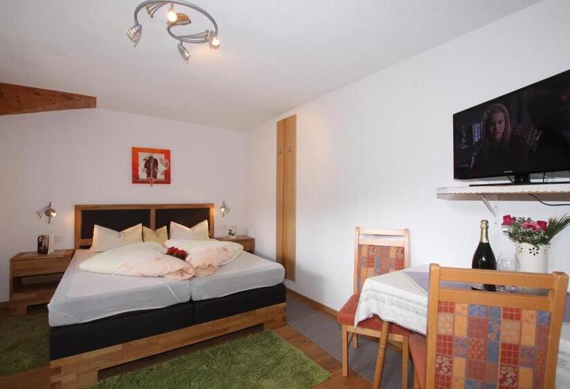 Apartament 3 Dormitoris, Landhaus Granat