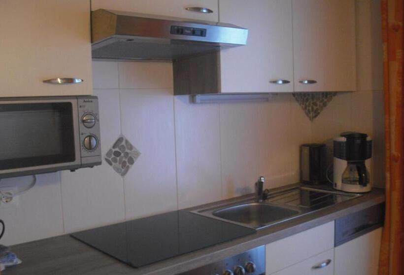 Apartament 2 Dormitoris amb Balconada, Landhaus Granat