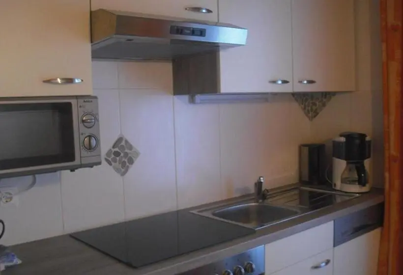 آپارتمان 2 خوابه با بالکن, Landhaus Granat