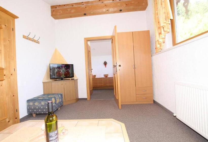 Apartament 1 Dormitori amb Balcó, Landhaus Granat