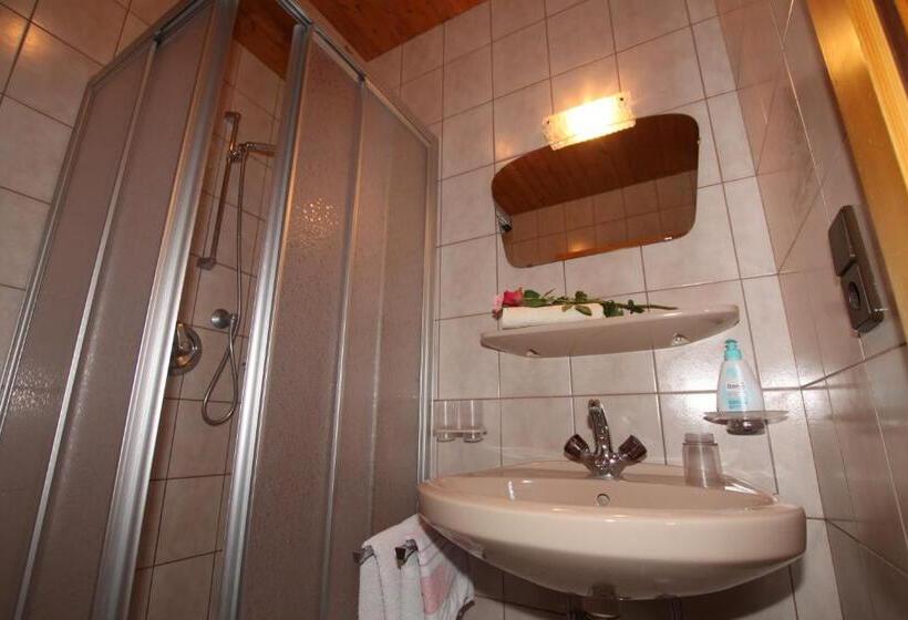 Habitació Estàndard amb Balconada, Landhaus Granat