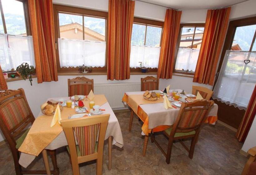 Habitació Estàndard amb Balconada, Landhaus Granat