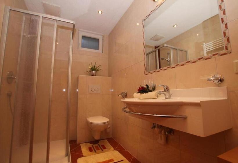 Habitació Estàndard amb Balconada, Landhaus Granat